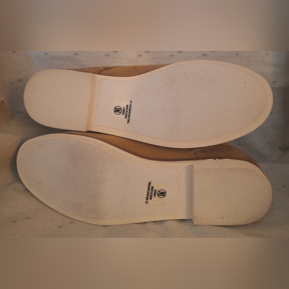 🐕NIB Y•Not? women's tan suede shoes. Size 9M - Picture 7 of 7